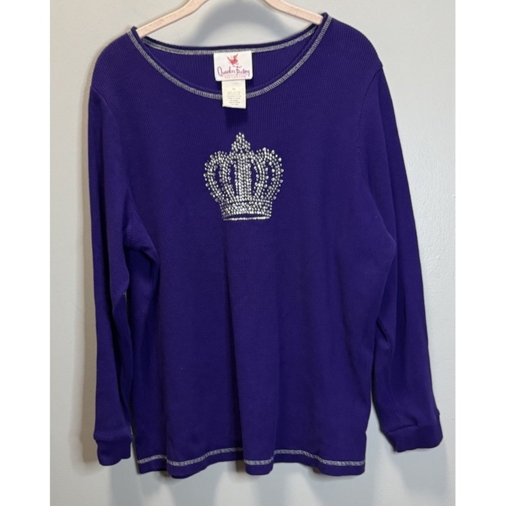 Quacker Factory Waffle Knit Purple Shirt Size 1X Rhinestone Crown Crew Neck flaw